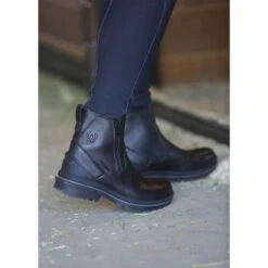 Kerrits Women's Woodstock Waterproof Barn Boots - Black -Equestrian Supply Shop 662629 800 800